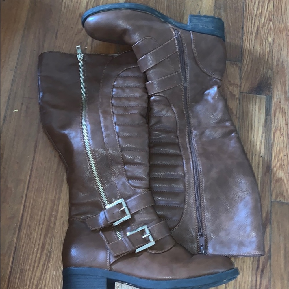 Boots - Picture 2 of 2